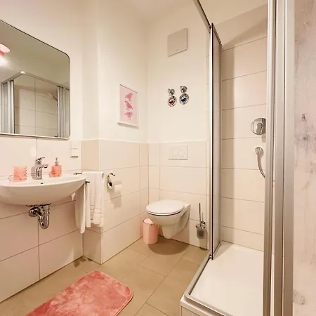 Großzügig Und Super Zentral *